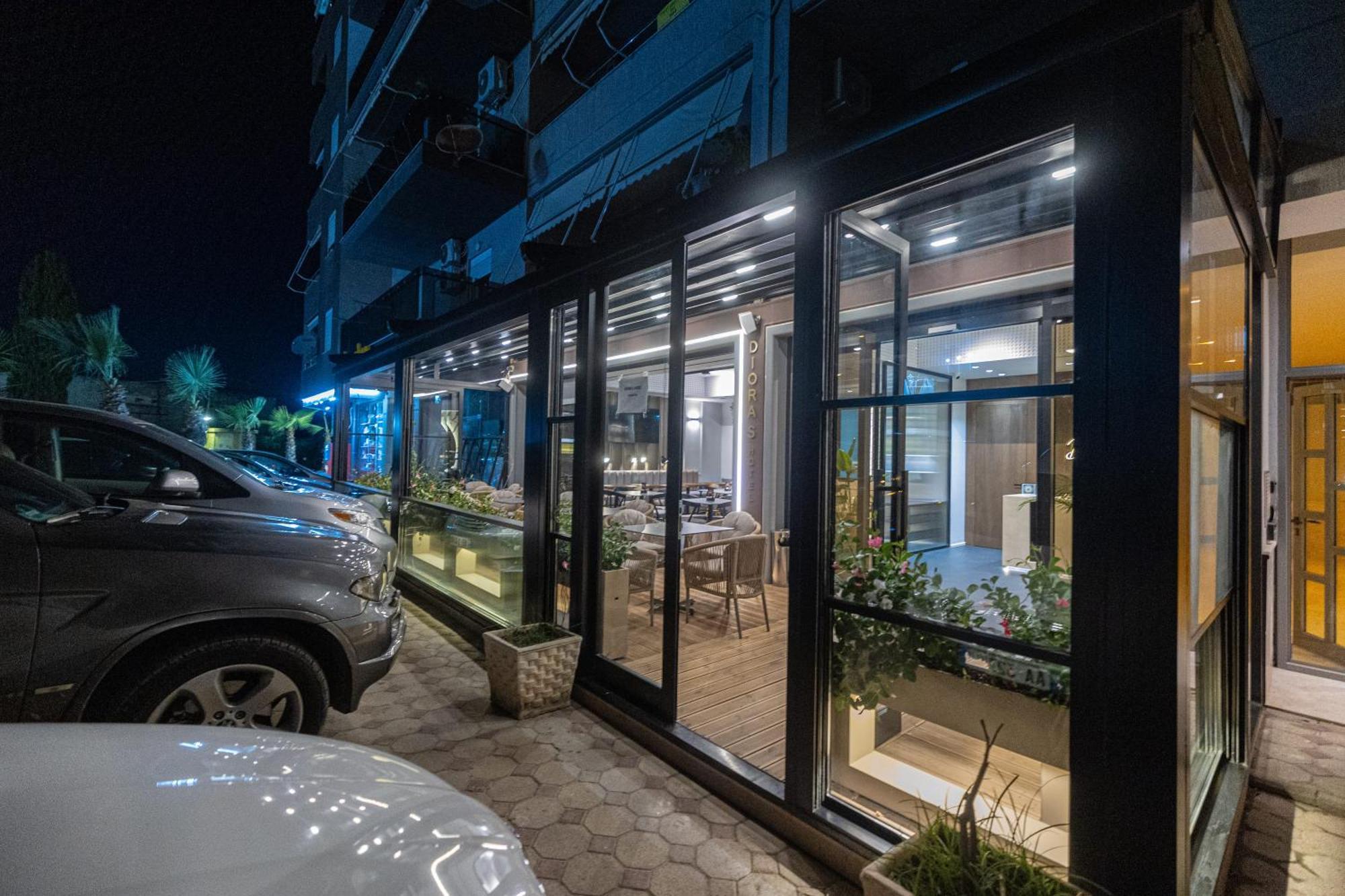 Diora'S Hotel And Apartments Vlore Exterior photo