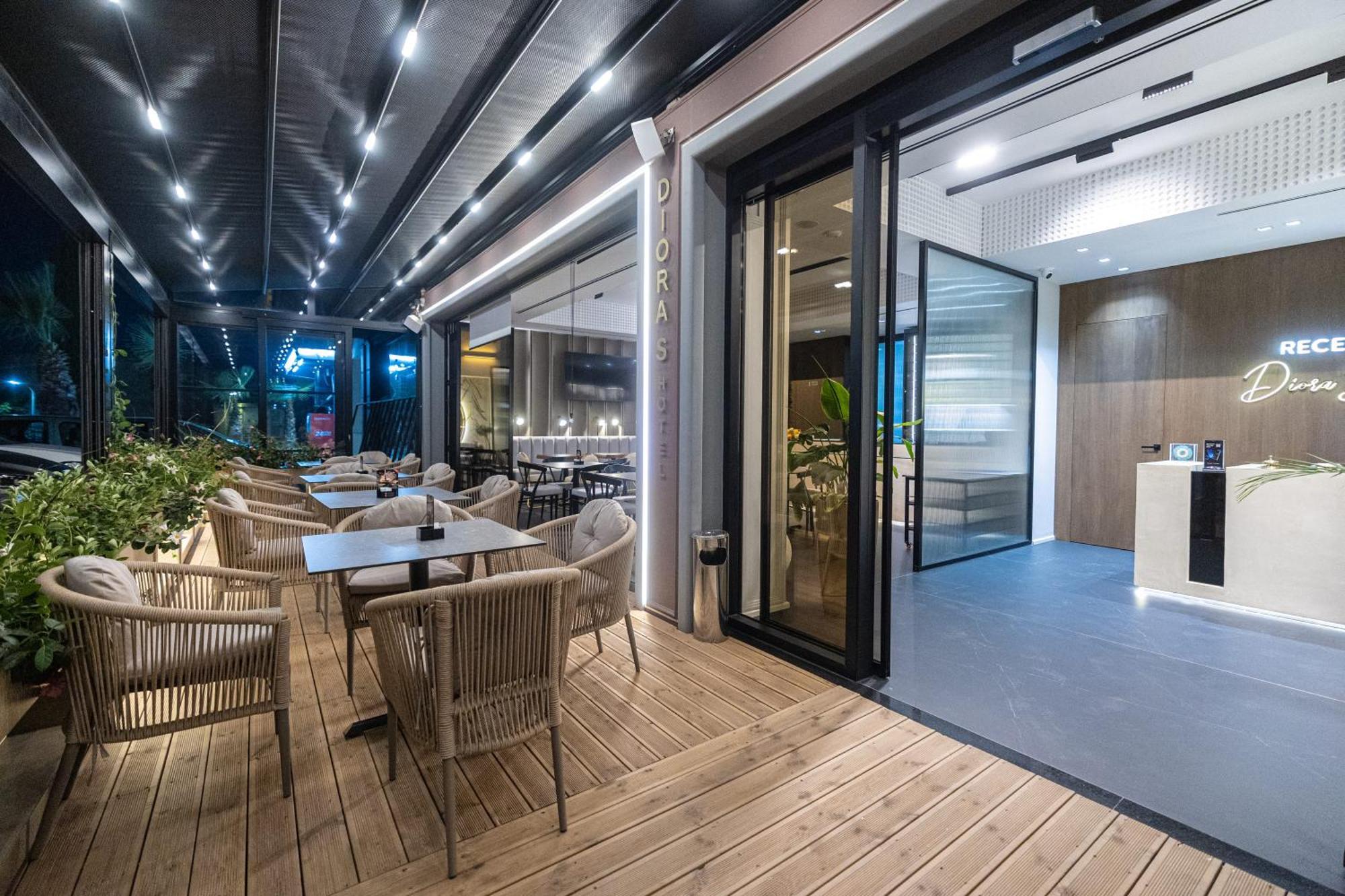 Diora'S Hotel And Apartments Vlore Exterior photo