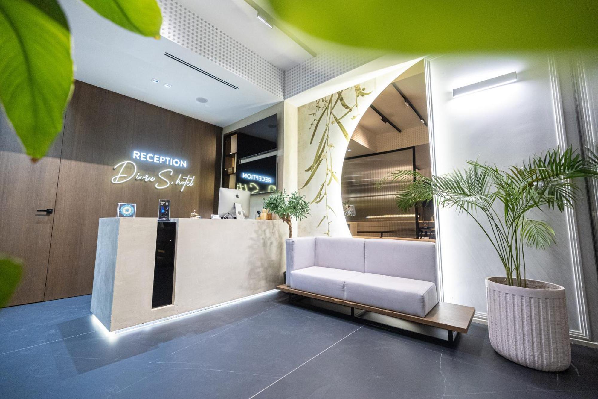 Diora'S Hotel And Apartments Vlore Exterior photo