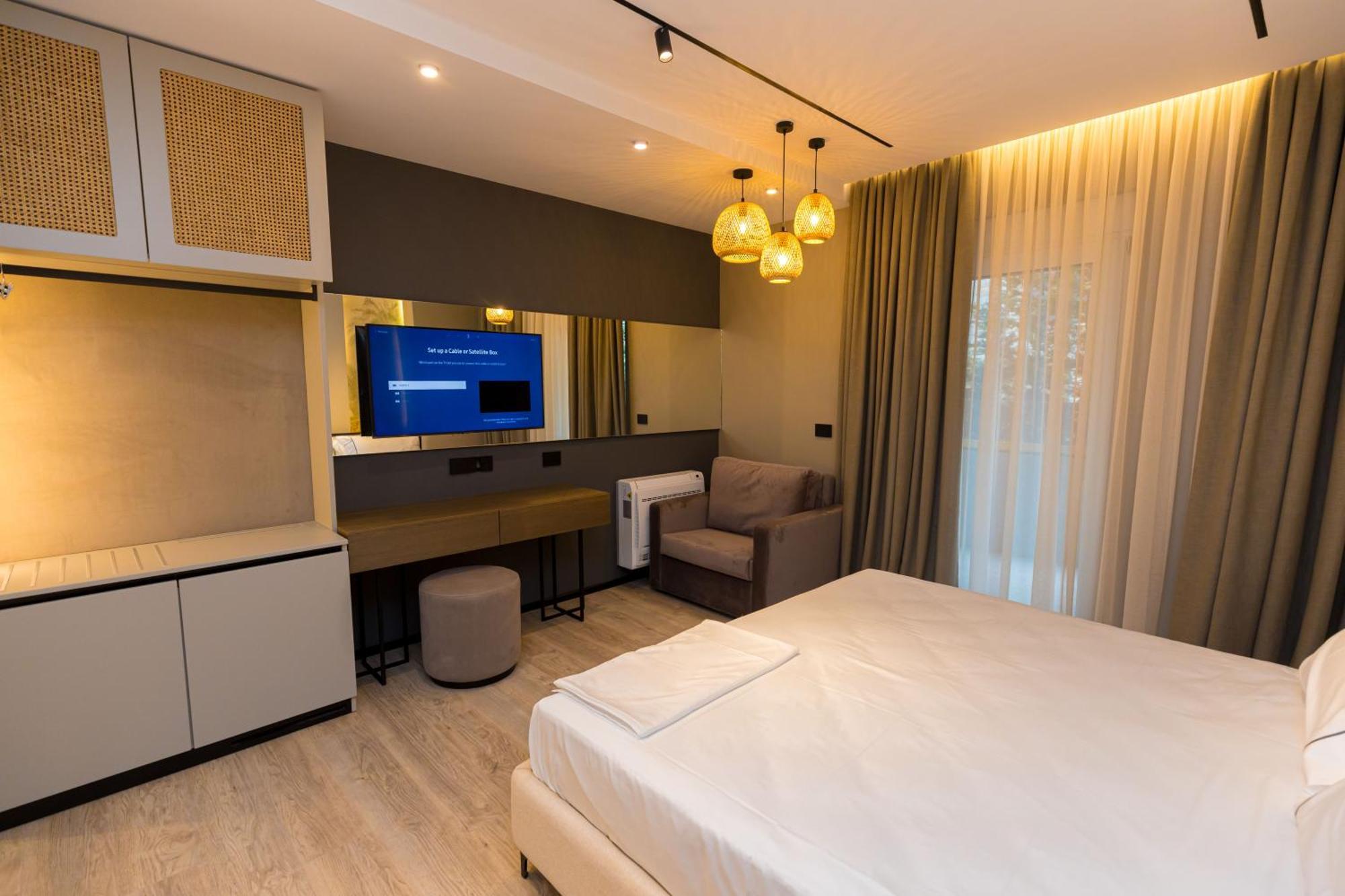 Diora'S Hotel And Apartments Vlore Room photo