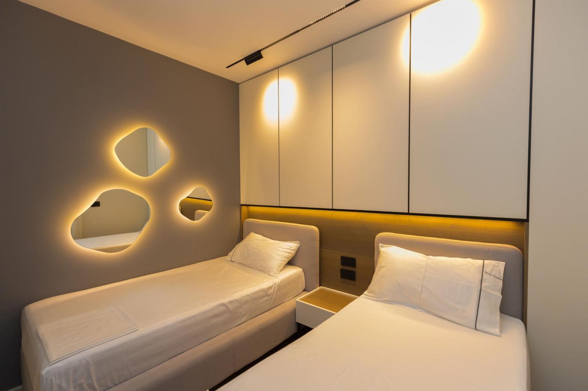 Diora'S Hotel And Apartments Vlore Room photo