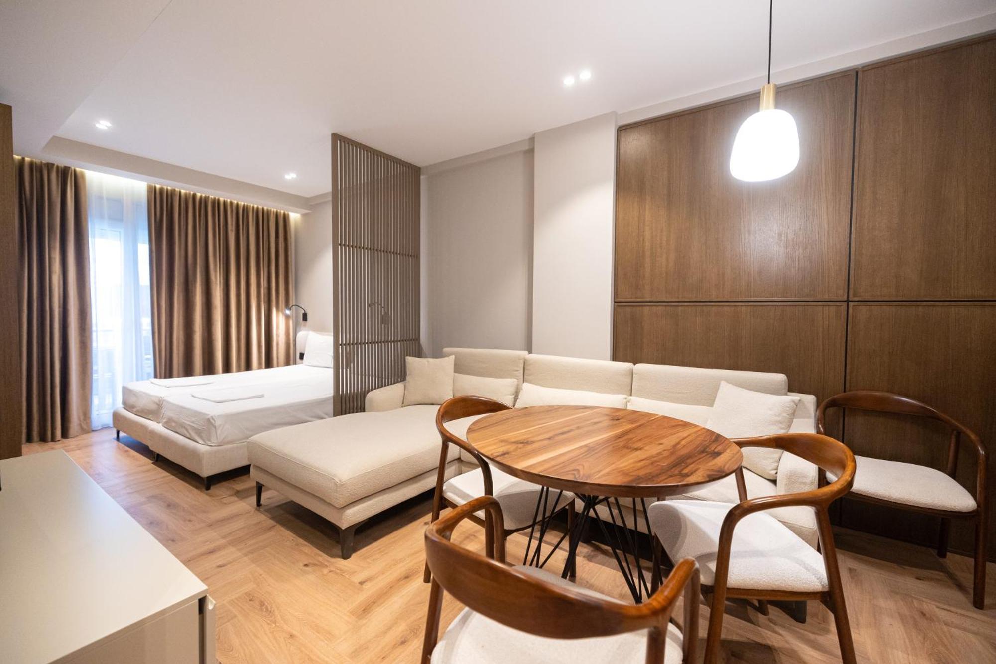 Diora'S Hotel And Apartments Vlore Room photo