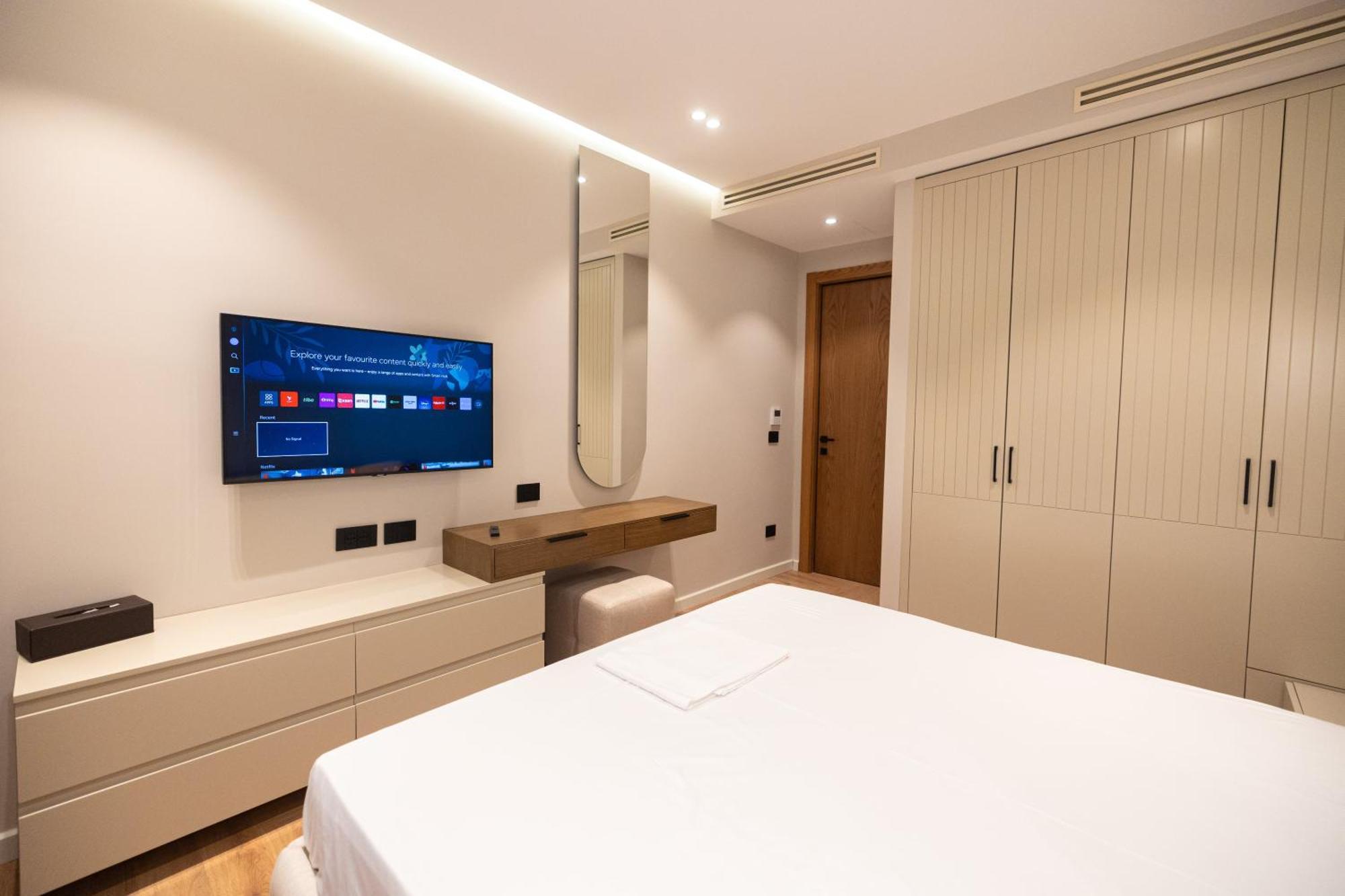 Diora'S Hotel And Apartments Vlore Exterior photo